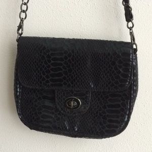 ♻️♻️DONATED ♻️♻️ Crossbody bag